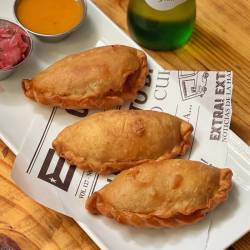 G. Empanadas de Vaca Frita